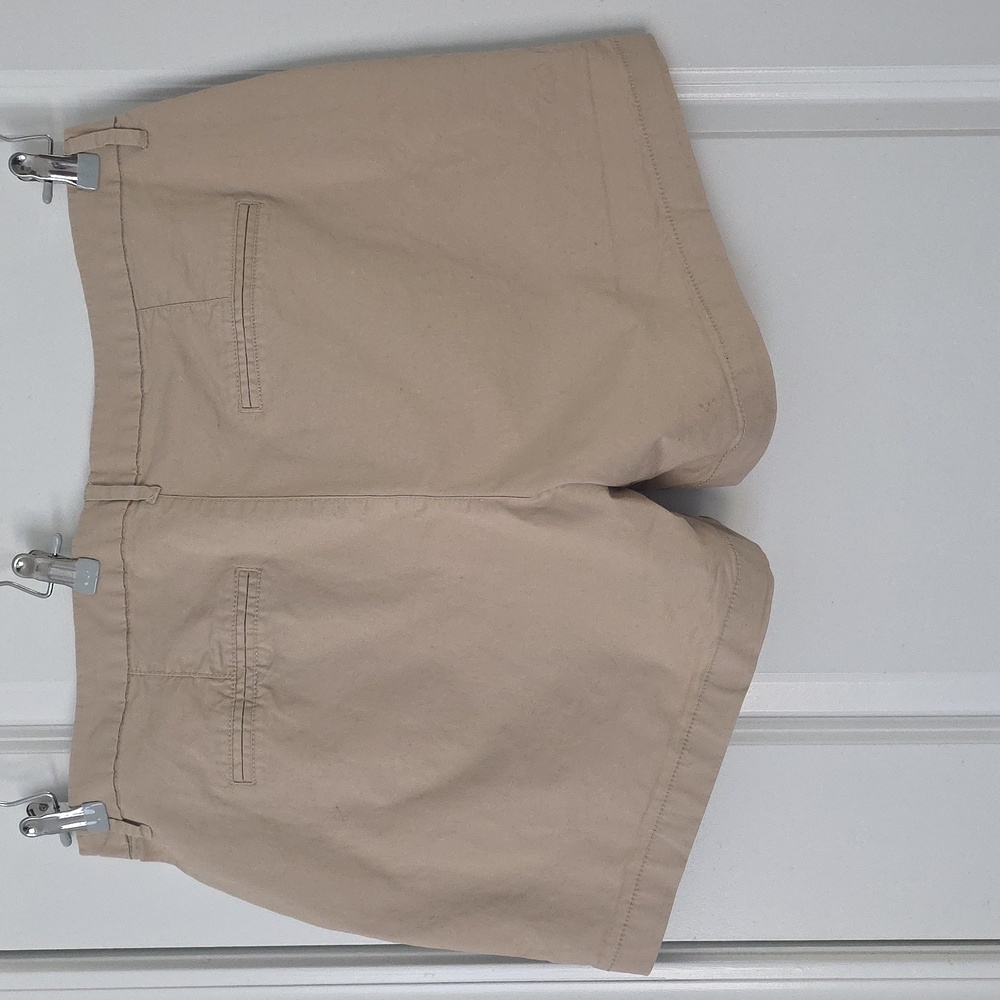 Old Navy Womens Khaki Shorts Size 16 - Picture 2 of 4